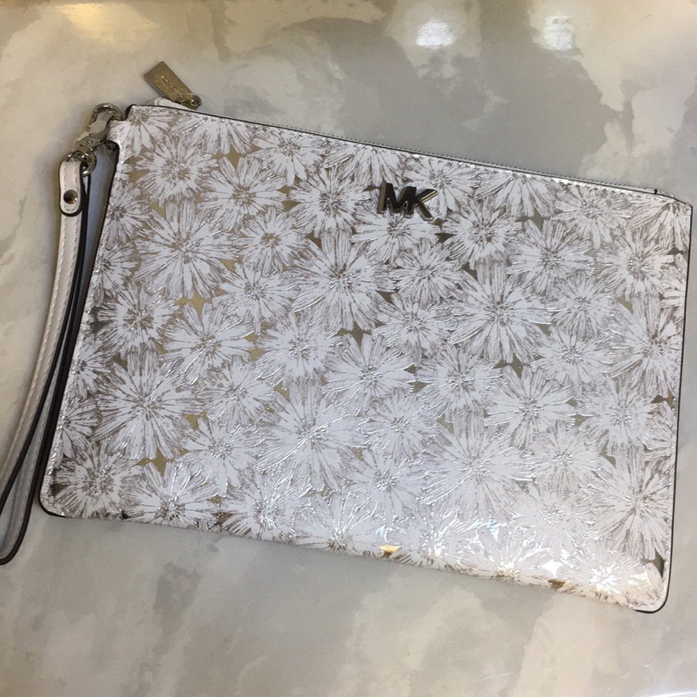 NWT Michael Kota Metallic Wristlet